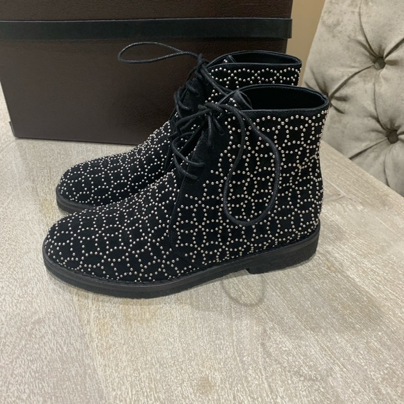 - Alaia studded laced up shoes - Picture 2 of 8